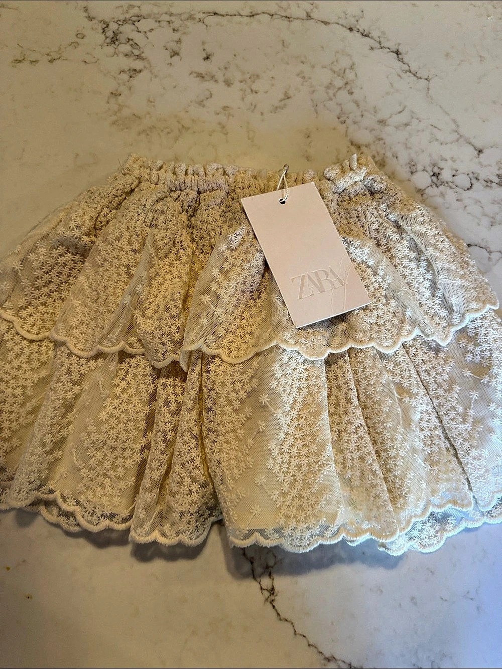 Zara Girls Floral Lace Skirt /Skirt size 2 NWT
